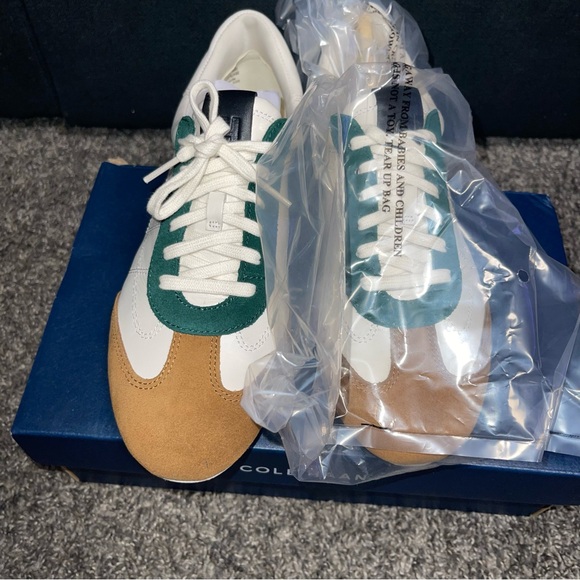 Cole Haan Women's GrandPrø Ardsley Travel Sneaker 8B - Picture 3 of 5